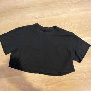 Lululemon cropped tee